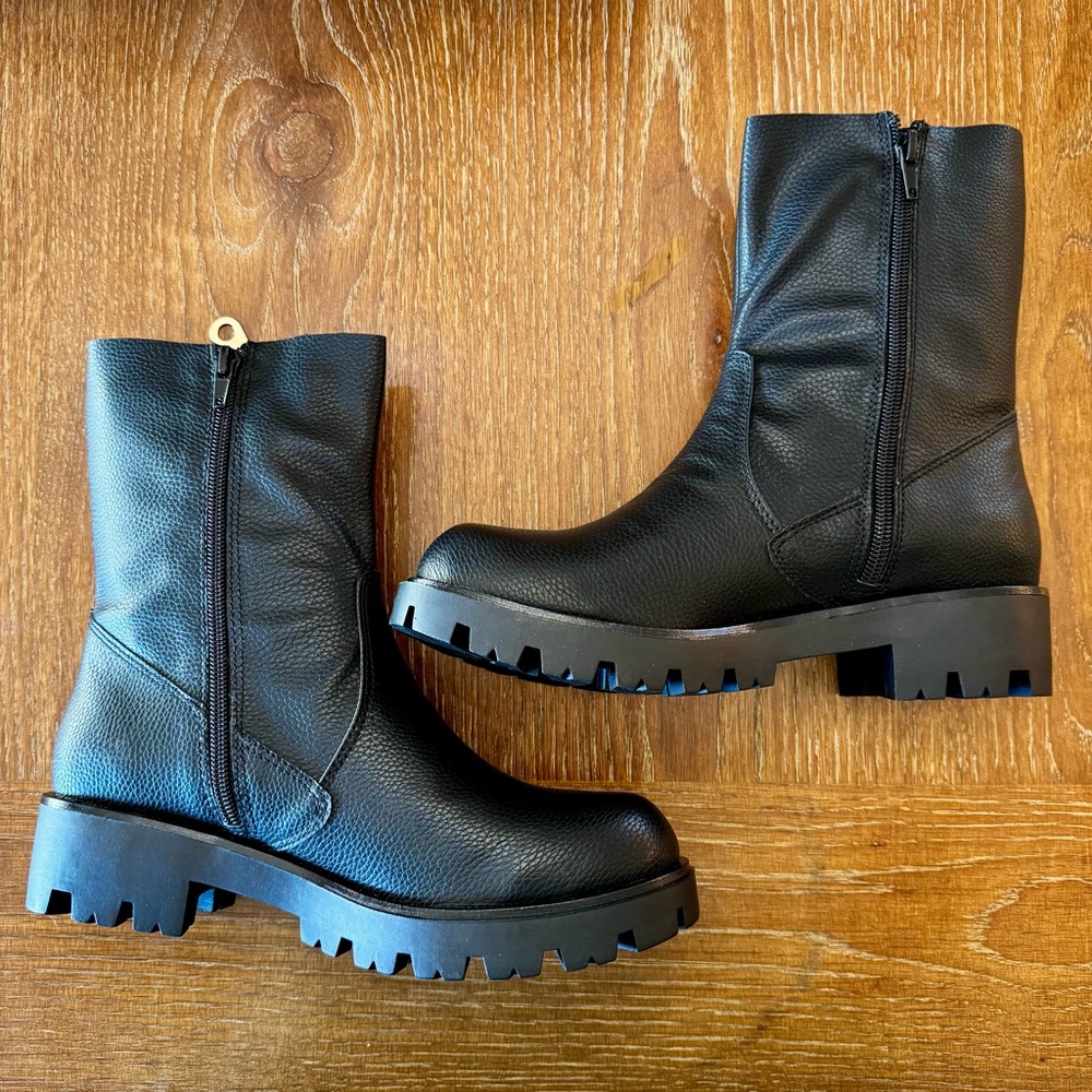 NWT black soft faux leather Renee combat boots 8M - Picture 8 of 14